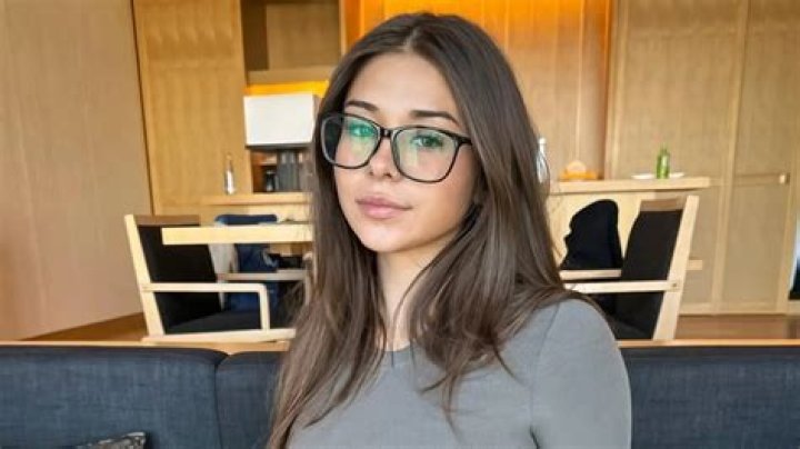 Understanding the Search for Sophie Rain OnlyFans Leaked: Navigating Online Information About Public Figures